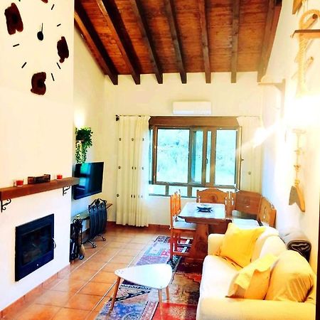 Alba de los CardañosLa Casita De La Montanaアパートメント エクステリア 写真